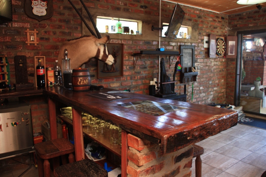 5 Bedroom Property for Sale in Langenhovenpark Free State